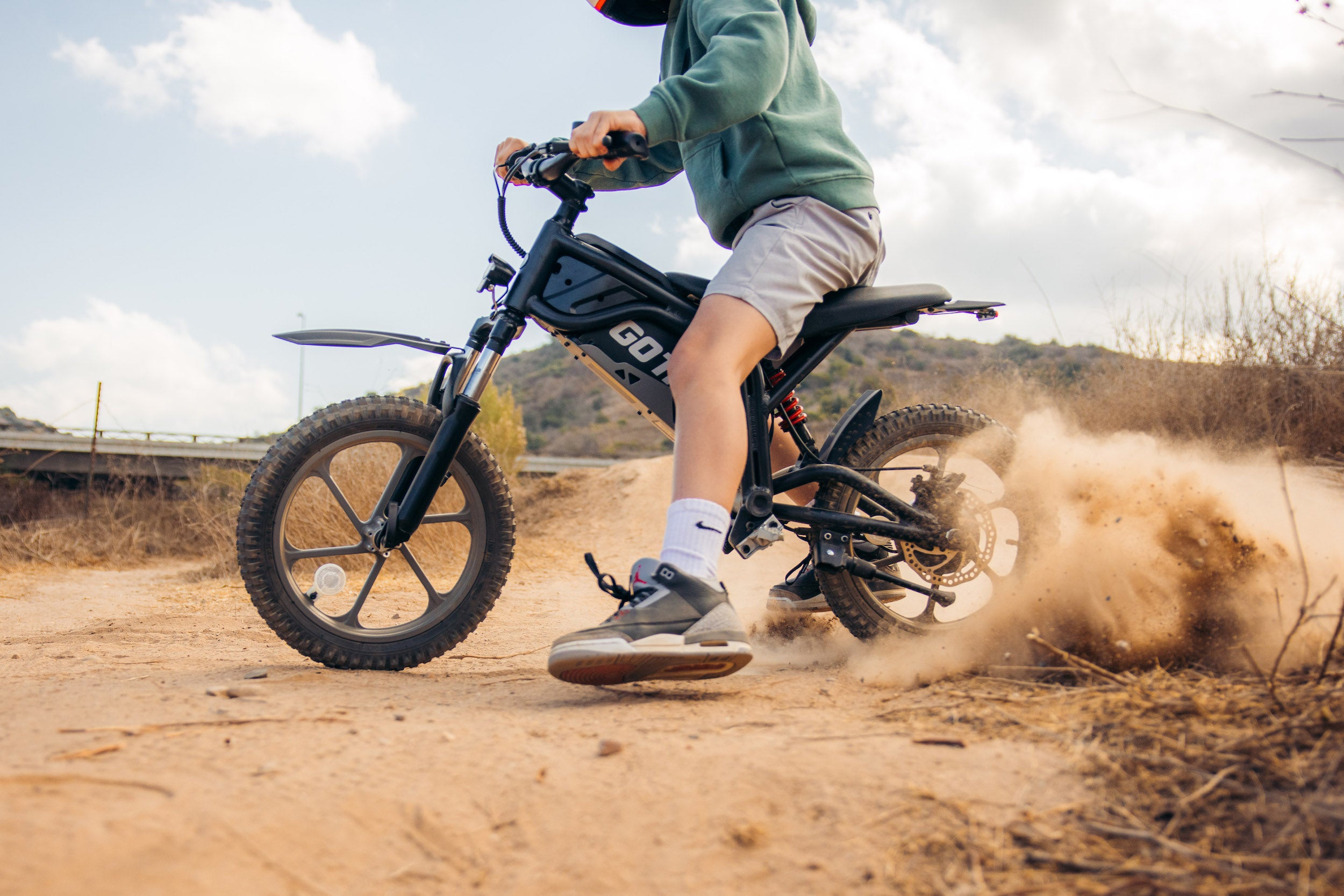 DX1 Dirt Bike for Kids - GOTRAX.com
