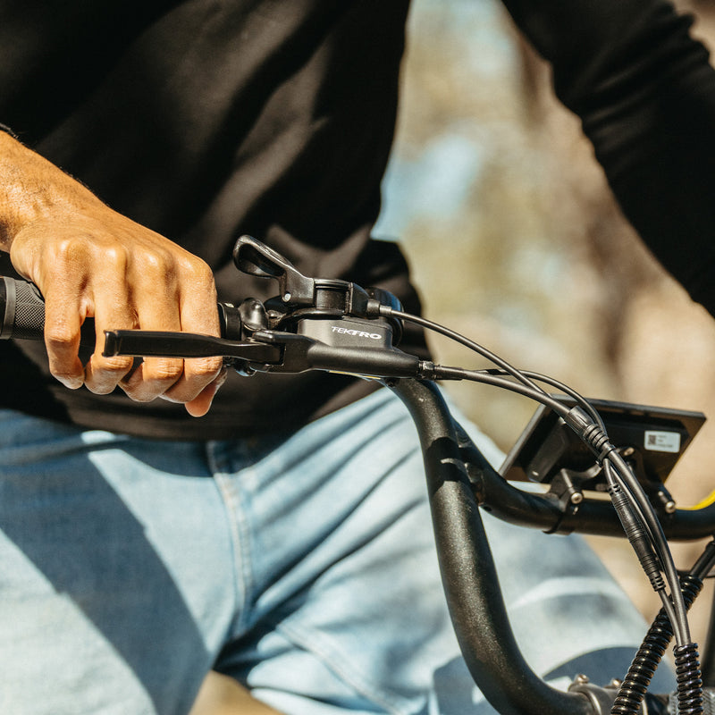 Tektro Brand Hydraulic brakes, no skimping here.